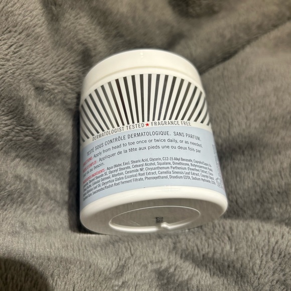BN First Aid Beauty Ultra Repair Cream - Picture 4 of 4